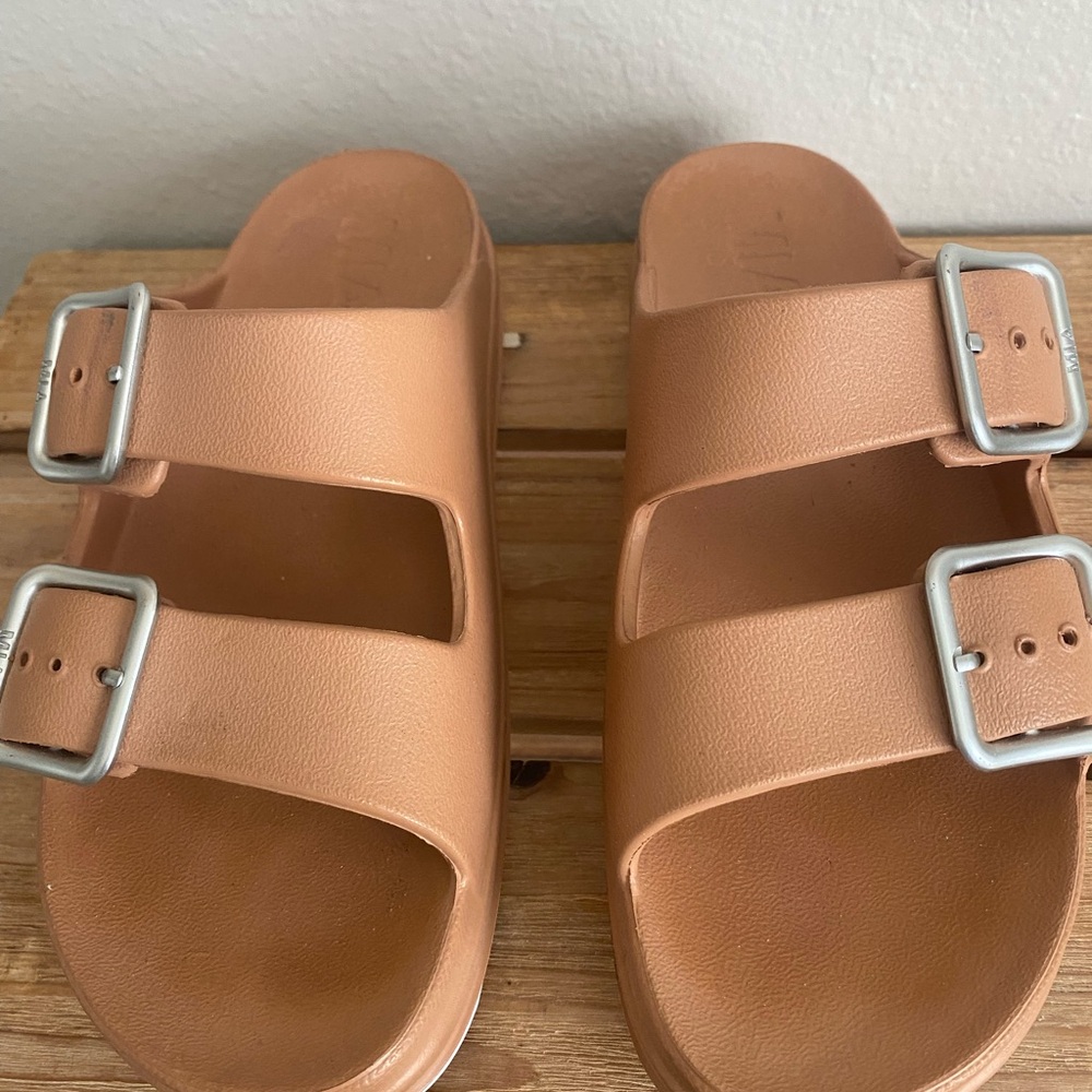 MIA | Santi Flatform Sandal | Size 8 | Camel Color | Birkenstock Style casual